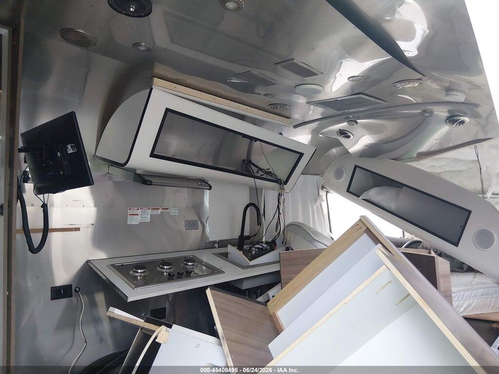1FTVMAF17NJ561007 2022 AIRSTREAM AIRSTREAM photo no. 5