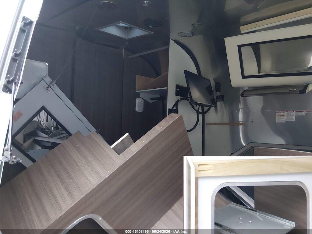 1FTVMAF17NJ561007 2022 AIRSTREAM AIRSTREAM photo no. 8