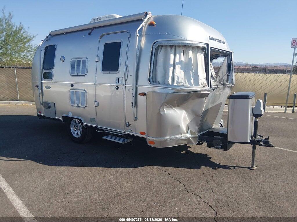 1STC9AA10HJ538771 2017 AIRSTREAM FLYING CLOUD photo no. 1
