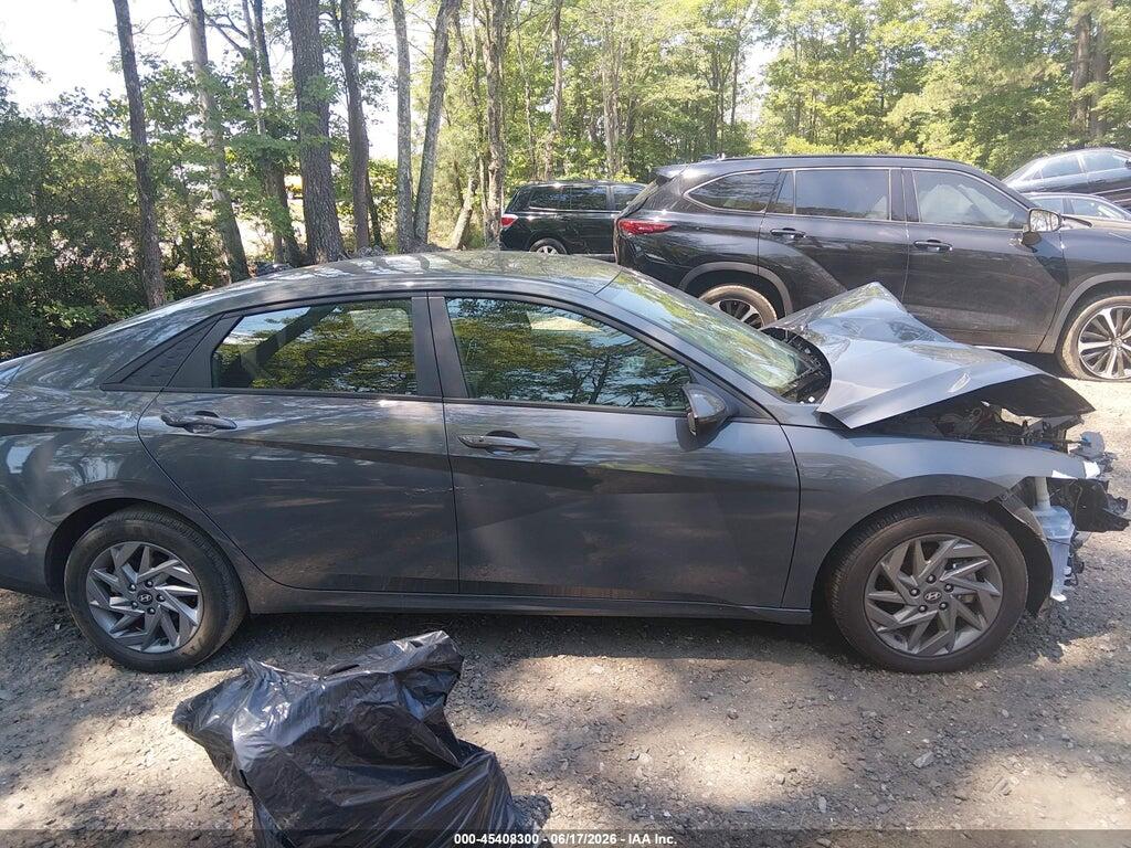 KMHLM4DG1RU658380 2024 HYUNDAI ELANTRA photo no. 12