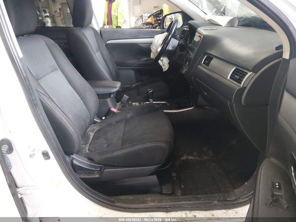 JA4AZ3A33HZ058917 2017 MITSUBISHI OUTLANDER photo no. 5