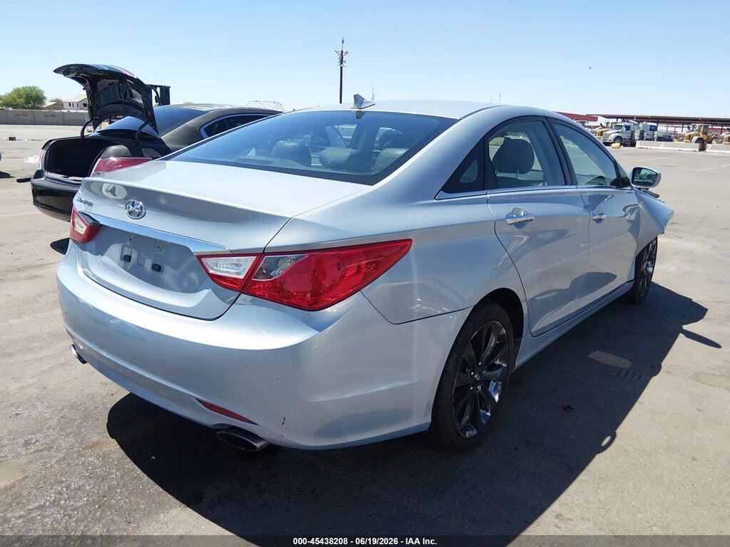5NPEC4ACXBH135389 2011 HYUNDAI SONATA photo no. 4