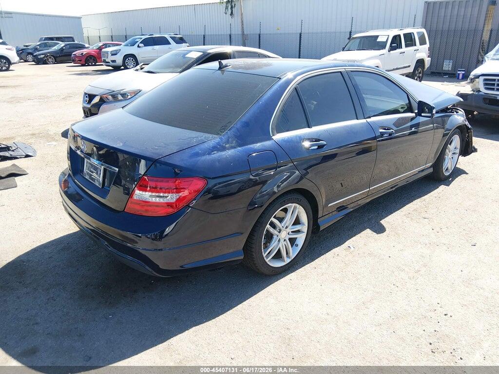 WDDGF4HB2DF979930 2013 MERCEDES-BENZ C 250 photo no. 4