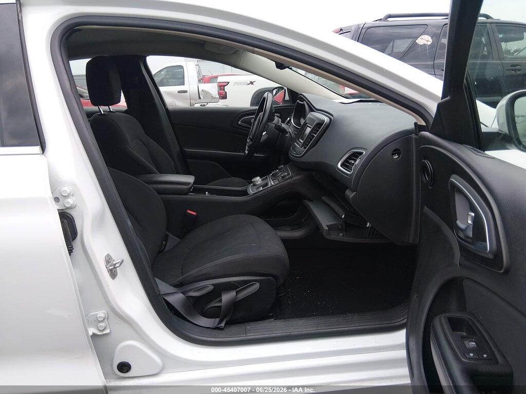 1C3CCCAB5FN607369 2015 CHRYSLER 200 photo no. 5