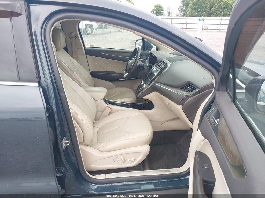 5LMCJ3C94KUL04135 2019 LINCOLN MKC photo no. 5