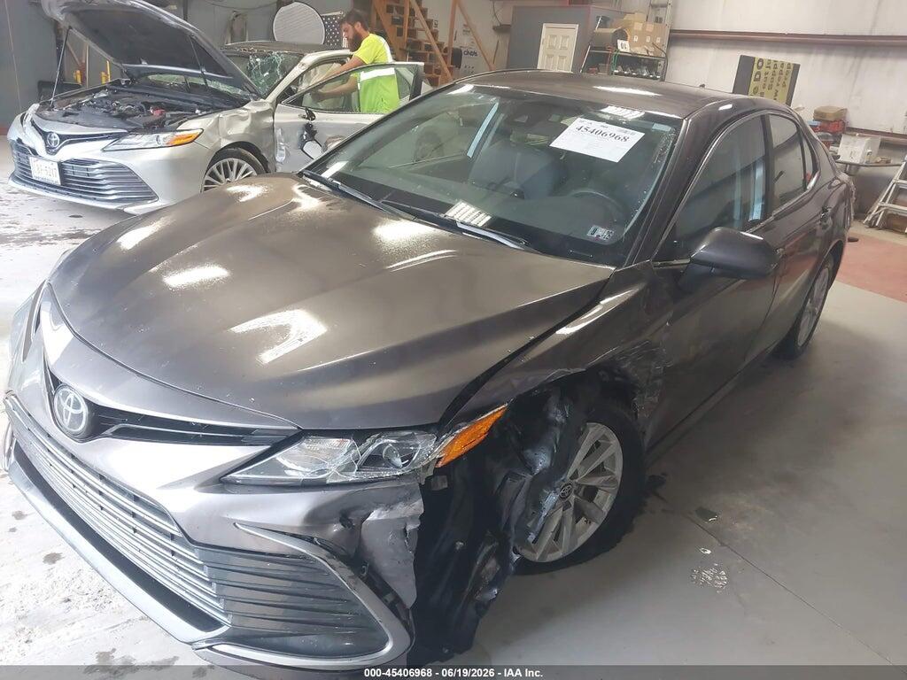 4T1C11BK7NU058956 2022 TOYOTA CAMRY photo no. 2