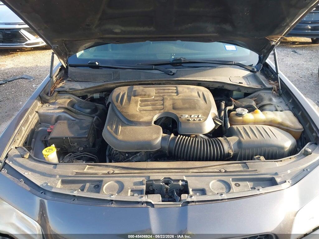 2C3CCAAG6GH211929 2016 CHRYSLER 300 photo no. 10