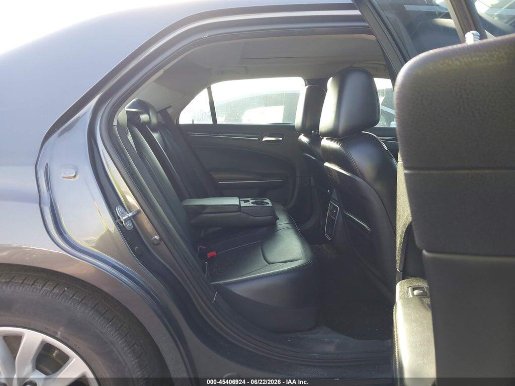 2C3CCAAG6GH211929 2016 CHRYSLER 300 photo no. 8