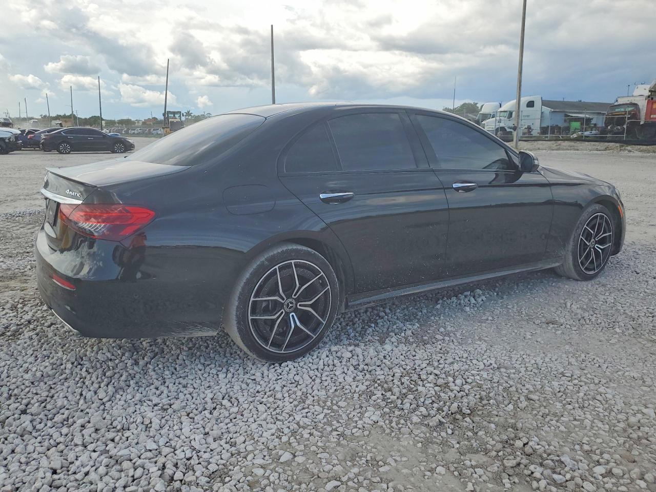 2023 MERCEDES-BENZ E 350 4MATIC — Фото 3 из 12
