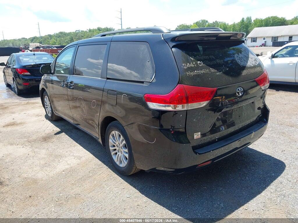 5TDKK3DC6BS037272 2011 TOYOTA SIENNA photo no. 3