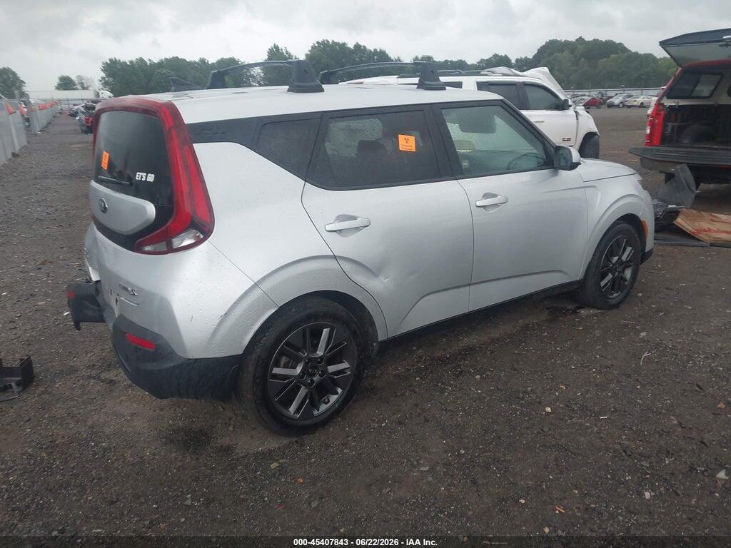 KNDJ23AU3M7796466 2021 KIA SOUL photo no. 4