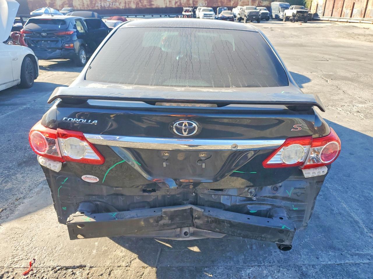 2013 TOYOTA COROLLA S — Фото 6 из 12