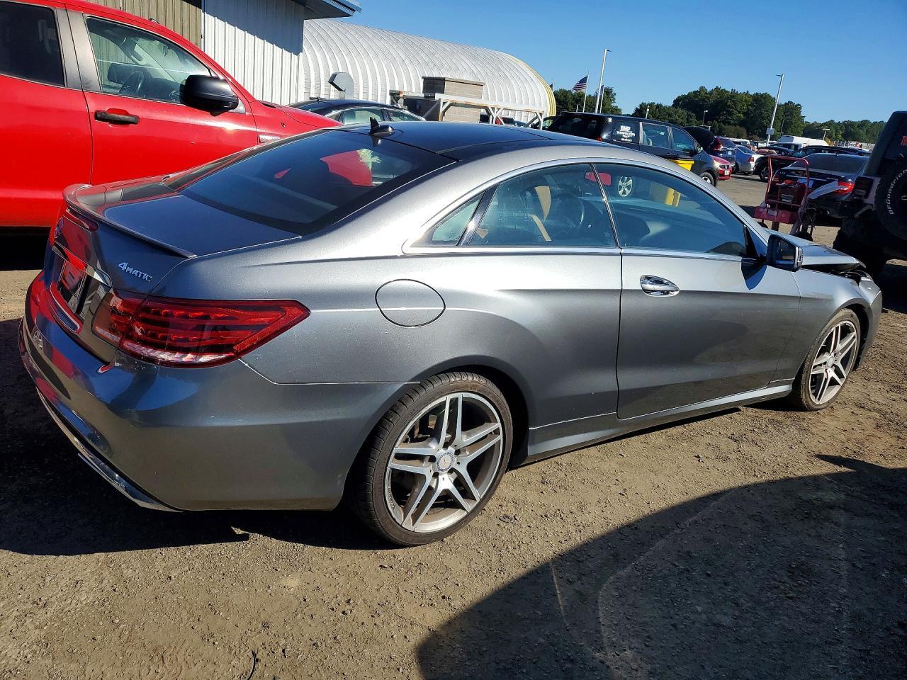 2017 MERCEDES-BENZ E 400 4MATIC — Фото 3 из 12