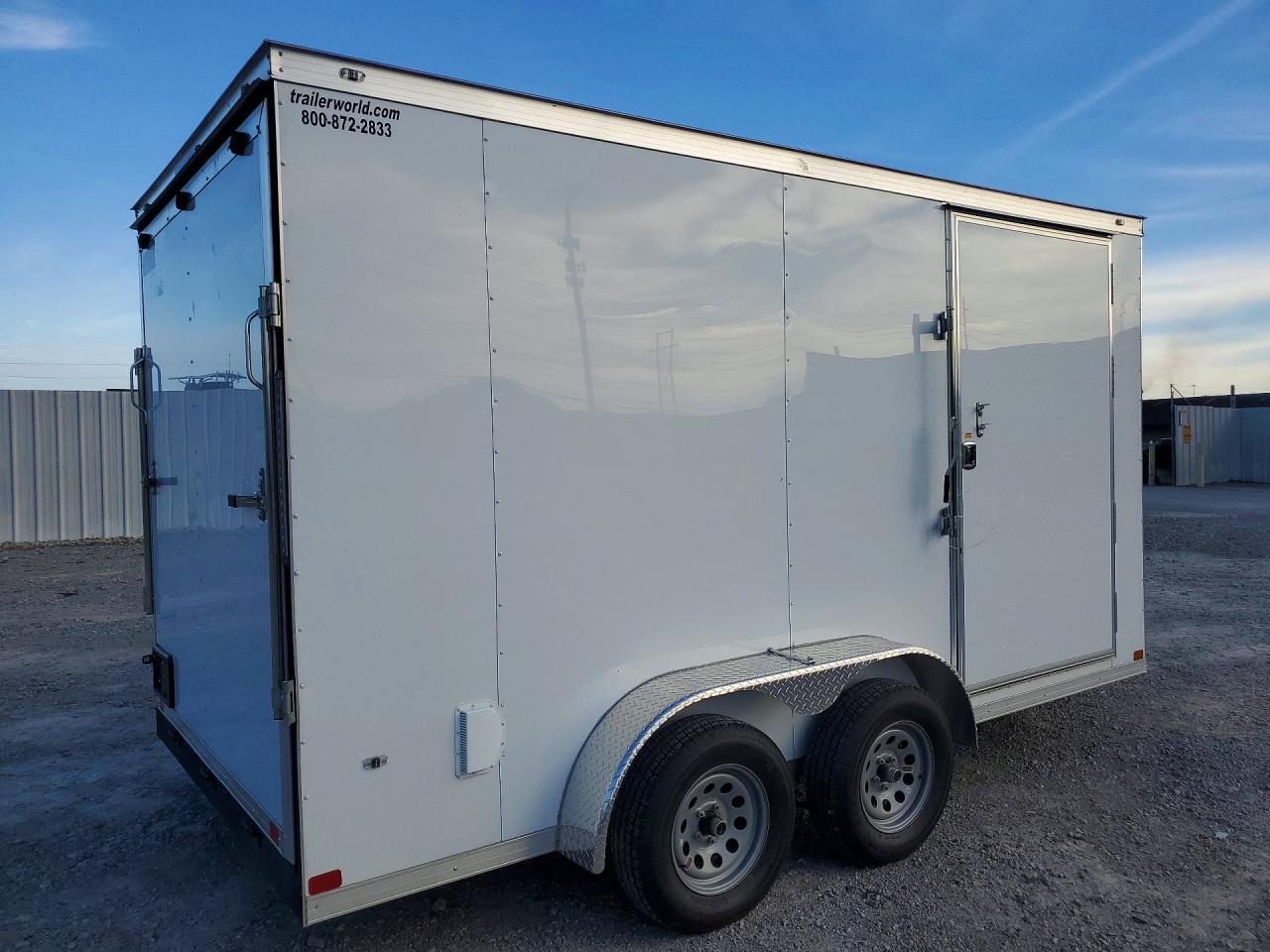 2026 COVERED WAGON ENCLOSED CARGO TRAILER — Фото 3 из 10