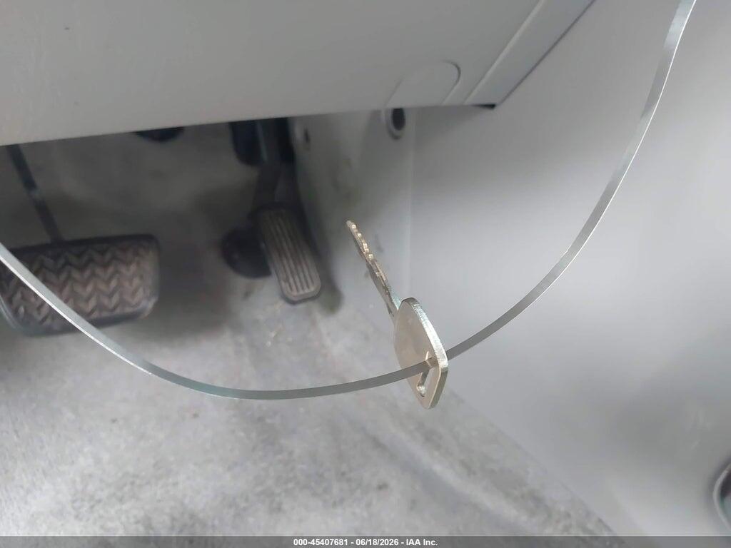 JTEDP21A440006546 2004 TOYOTA HIGHLANDER photo no. 11