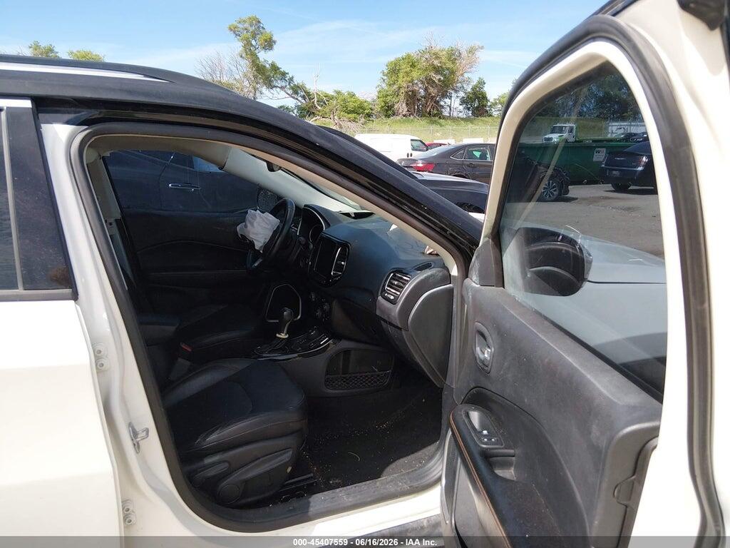 3C4NJDCB8JT179447 2018 JEEP COMPASS photo no. 5
