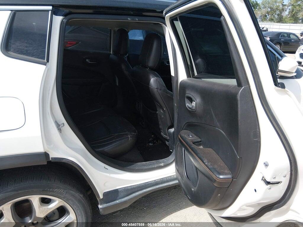 3C4NJDCB8JT179447 2018 JEEP COMPASS photo no. 8