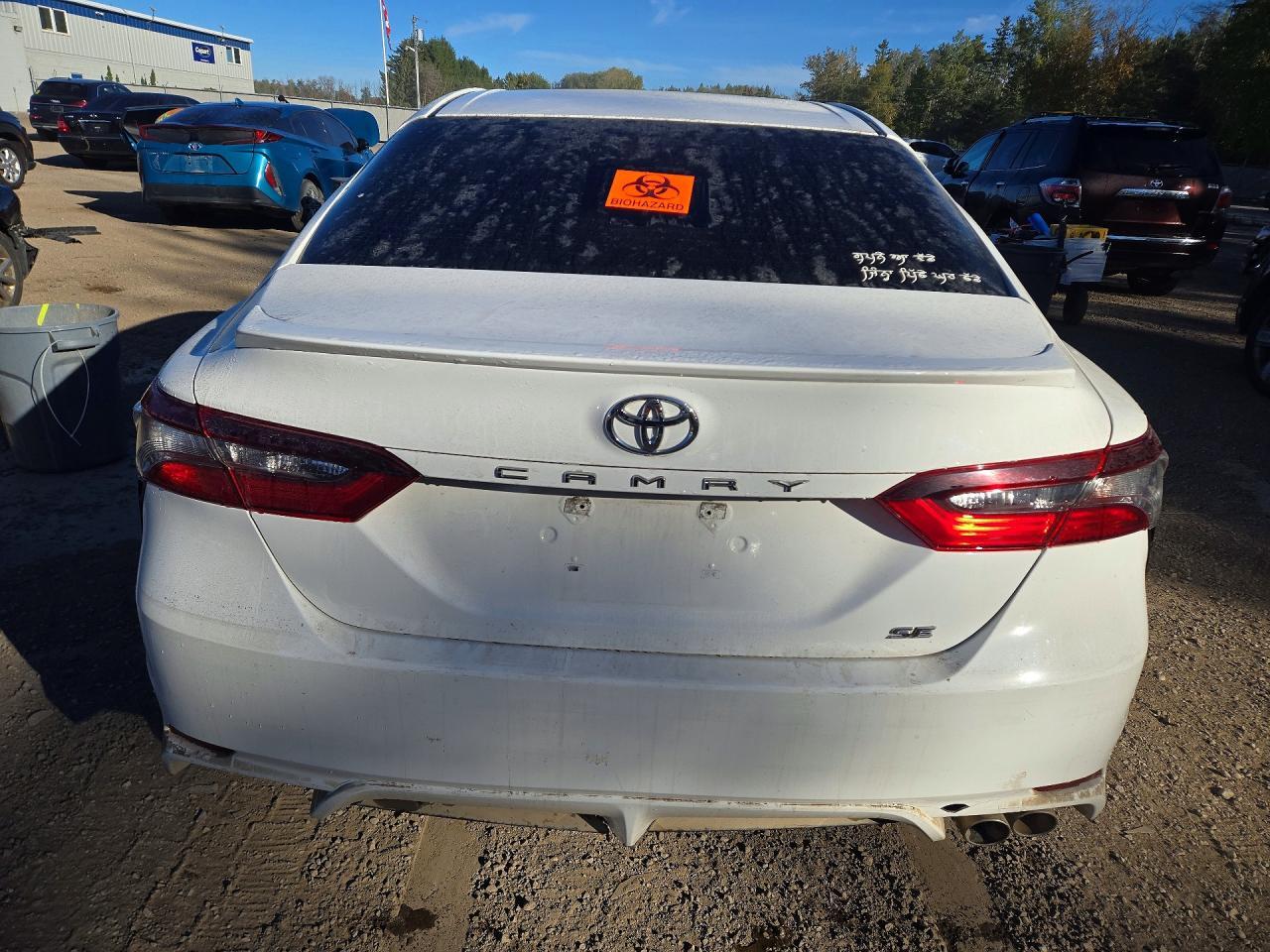 2021 TOYOTA CAMRY SE — Фото 6 из 12