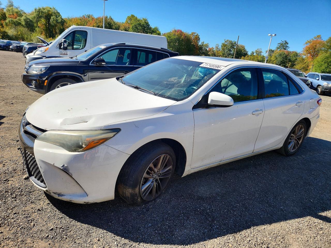 2015 TOYOTA CAMRY SE
