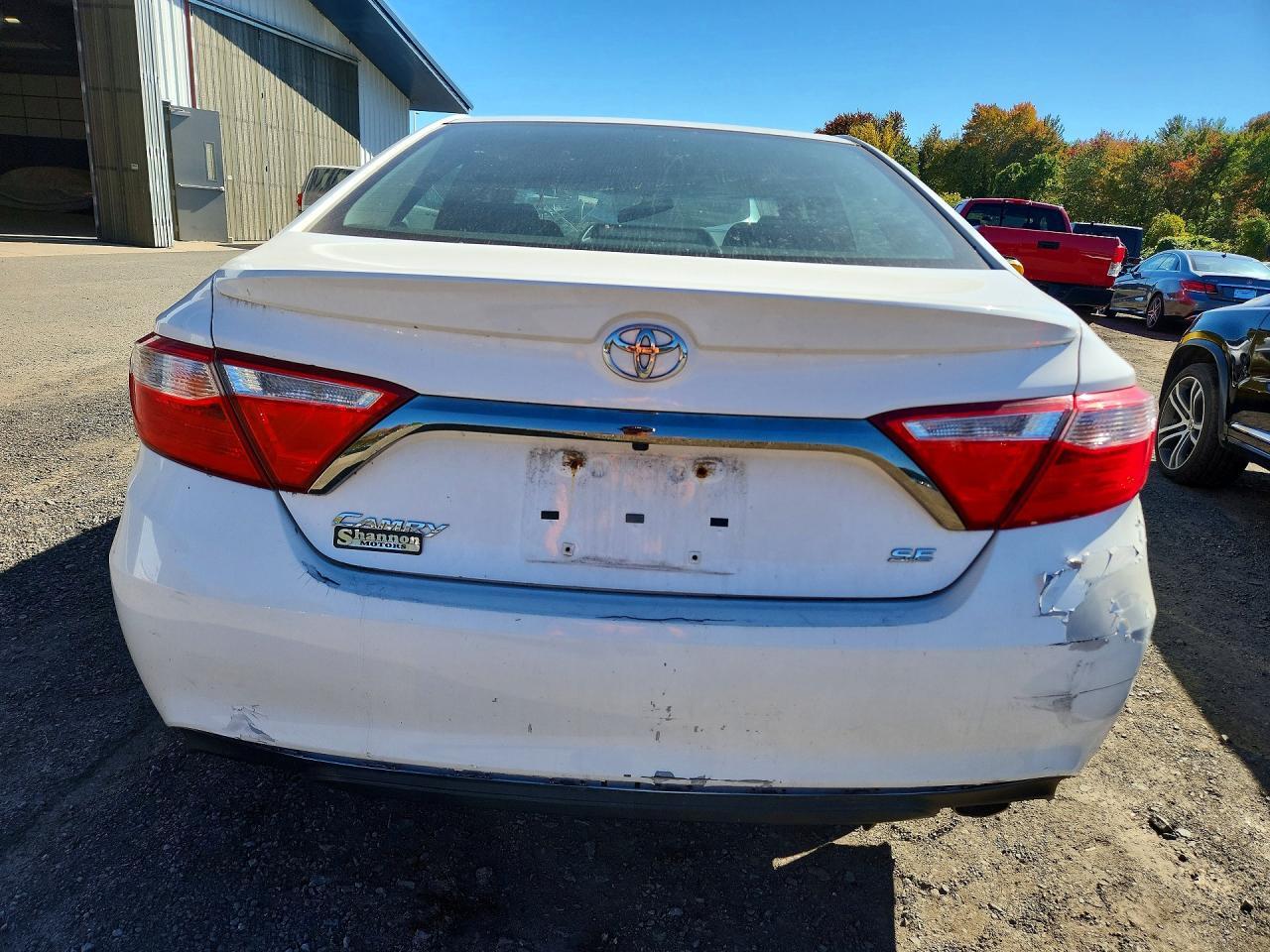 2015 TOYOTA CAMRY SE — Фото 6 из 12
