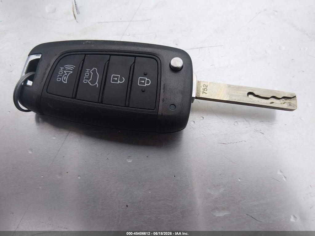 5NMS2CAD4KH102118 2019 HYUNDAI SANTA FE photo no. 11