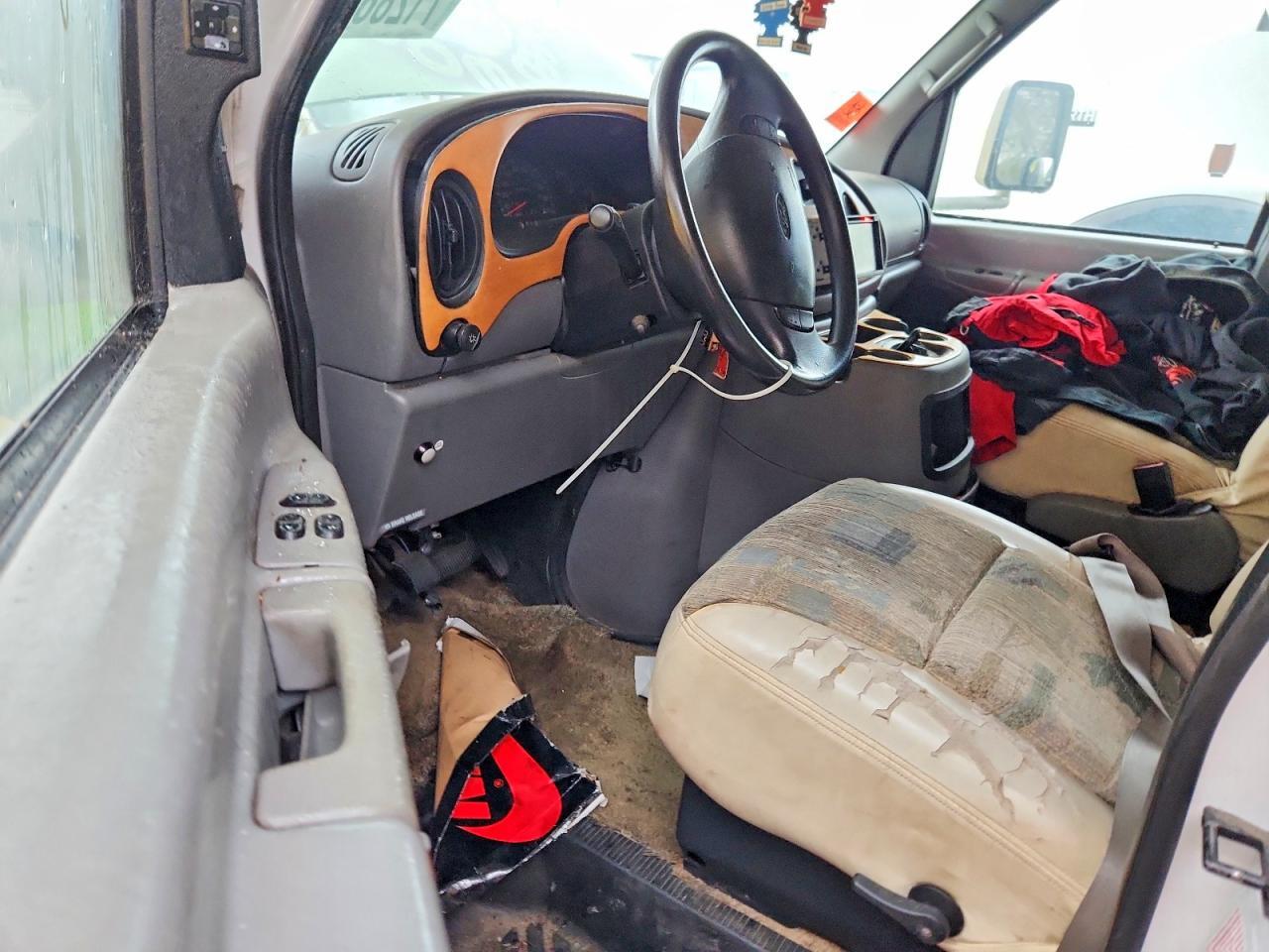 2002 FORD E450 RV — Фото 8 из 12