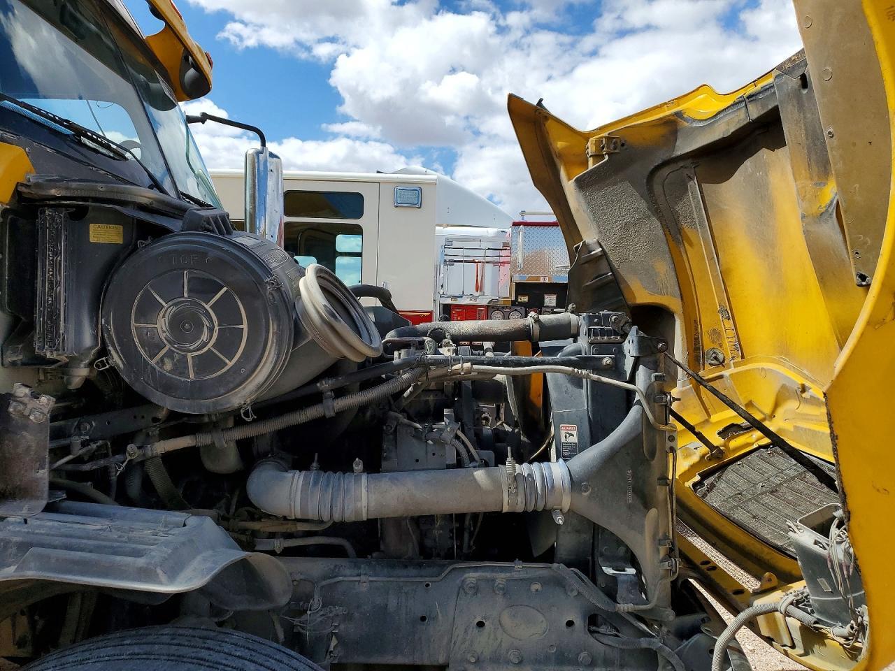 2006 FREIGHTLINER COLUMBIA 120 SEMI TRUCK — Фото 11 из 13