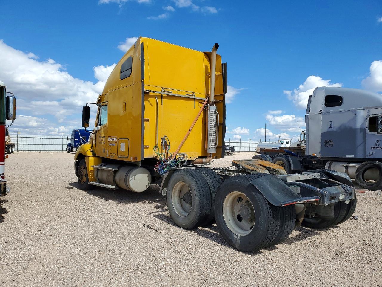 2006 FREIGHTLINER COLUMBIA 120 SEMI TRUCK — Фото 2 из 13