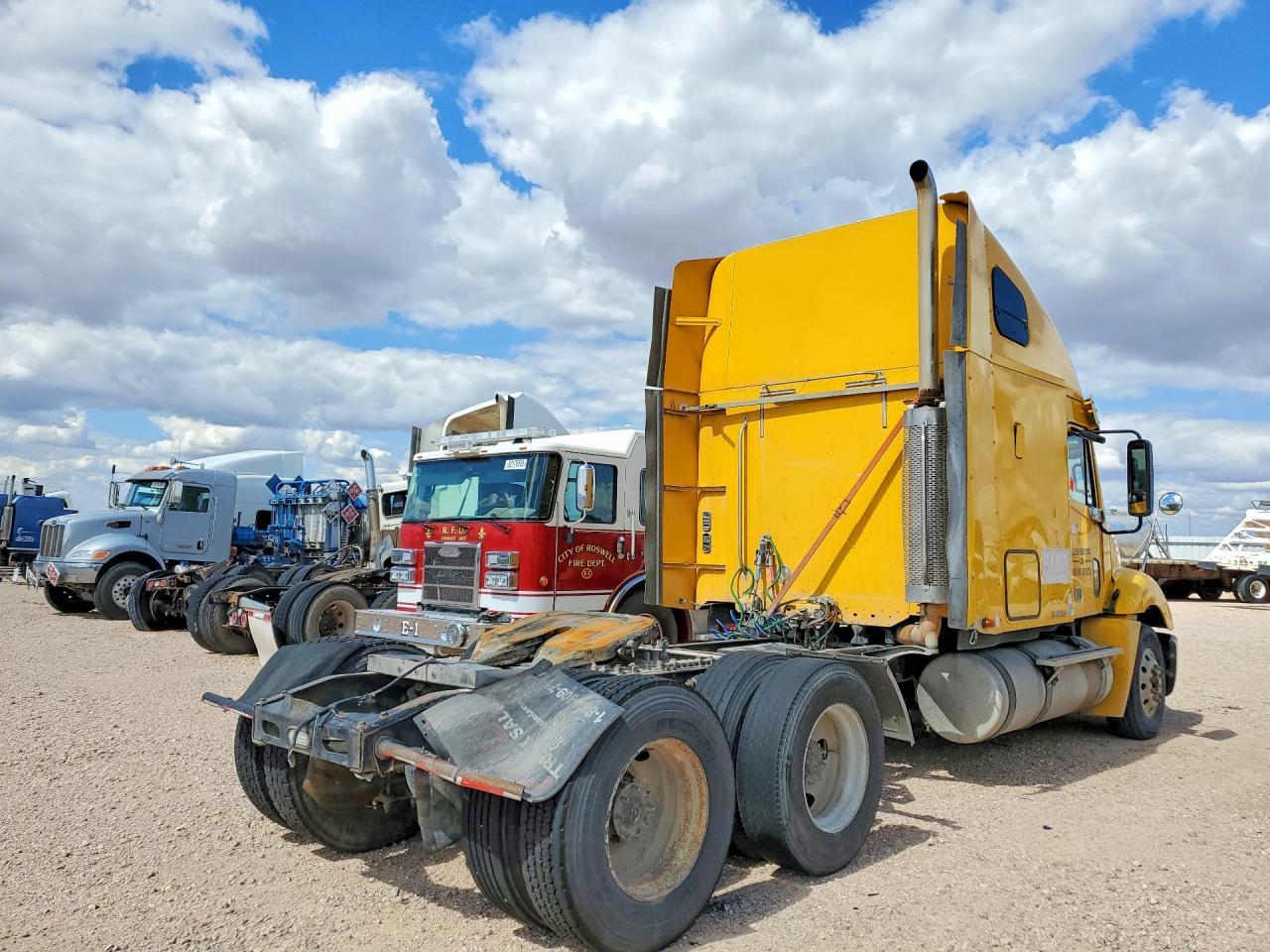 2006 FREIGHTLINER COLUMBIA 120 SEMI TRUCK — Фото 3 из 13