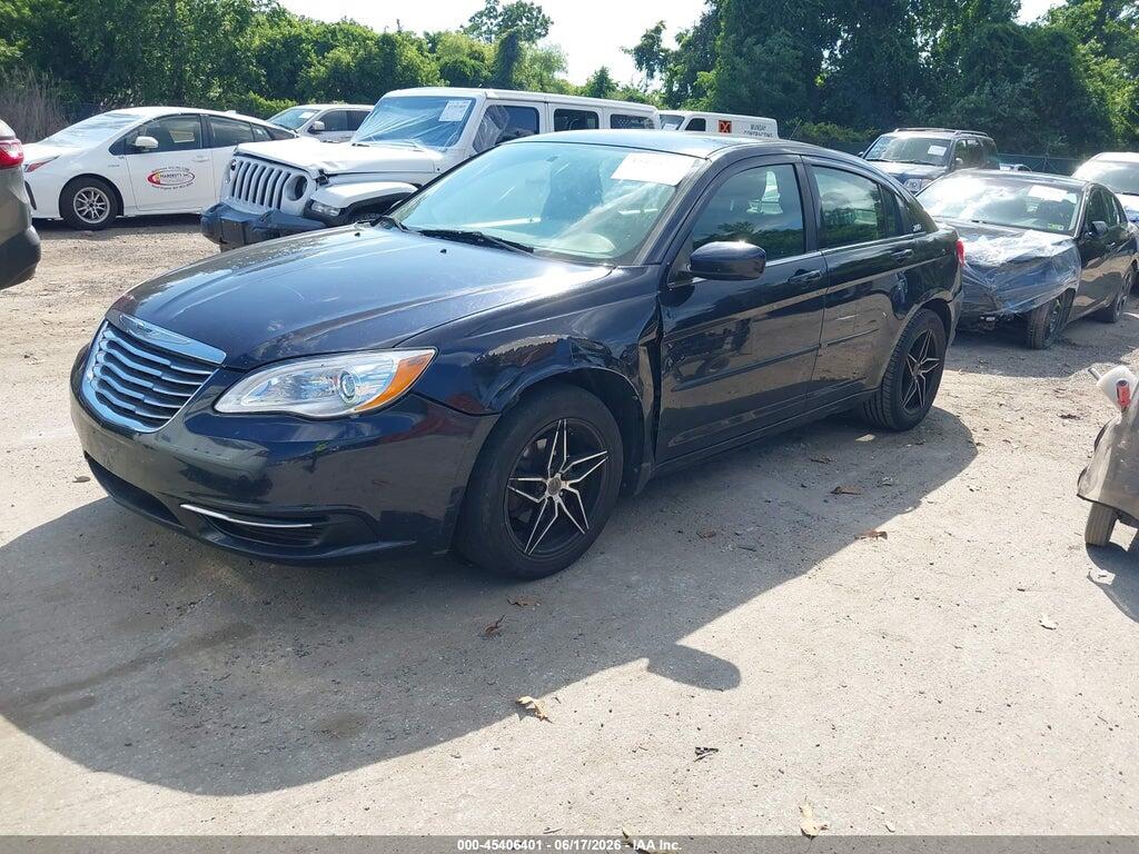 1C3BC4FB2BN557910 2011 CHRYSLER 200 photo no. 2