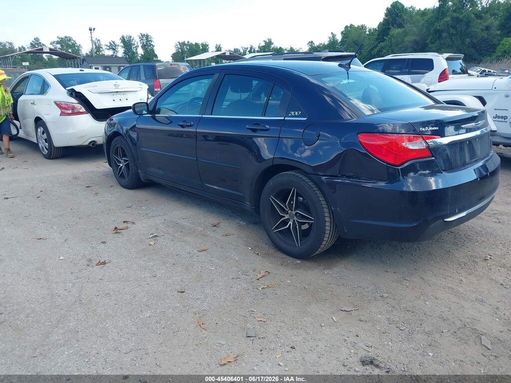 1C3BC4FB2BN557910 2011 CHRYSLER 200 photo no. 3