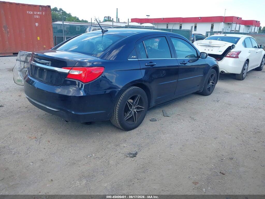 1C3BC4FB2BN557910 2011 CHRYSLER 200 photo no. 4