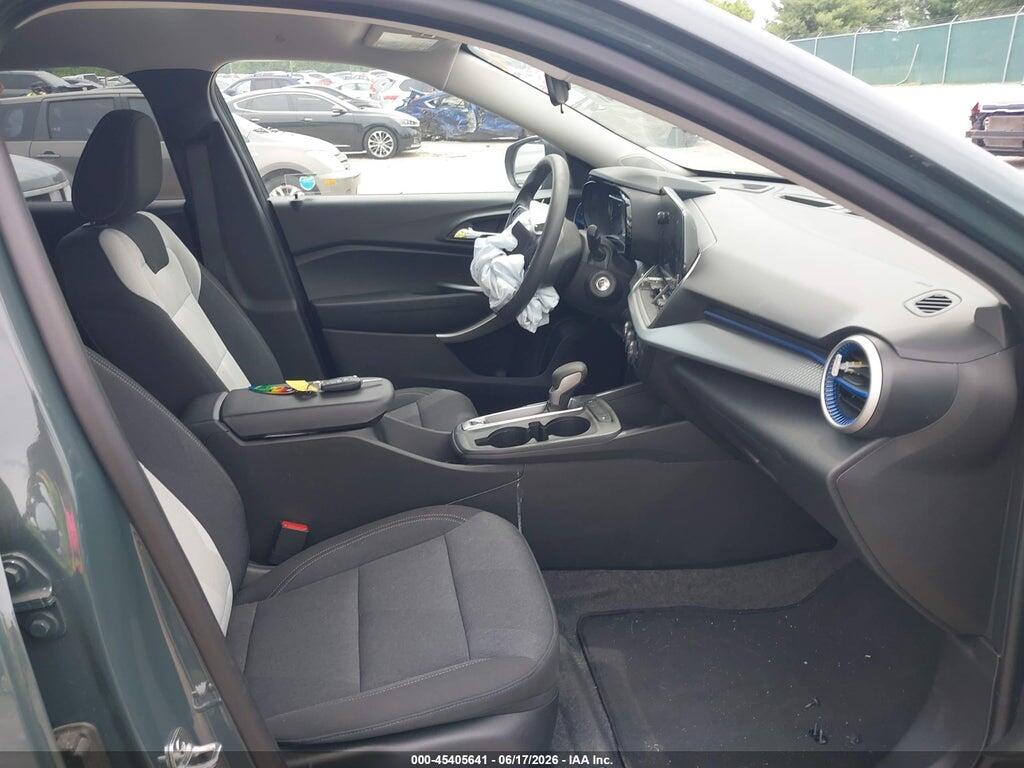 KL77LFEP1SC275244 2025 CHEVROLET TRAX photo no. 5
