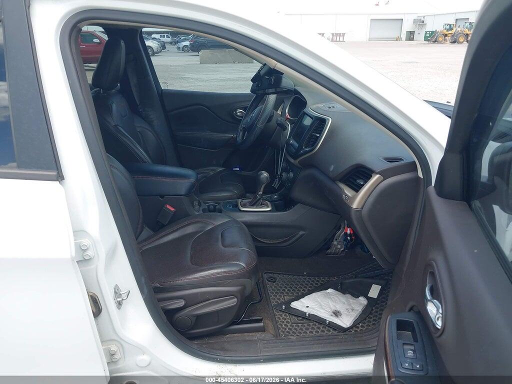 1C4PJMBS0HW564709 2017 JEEP CHEROKEE photo no. 5