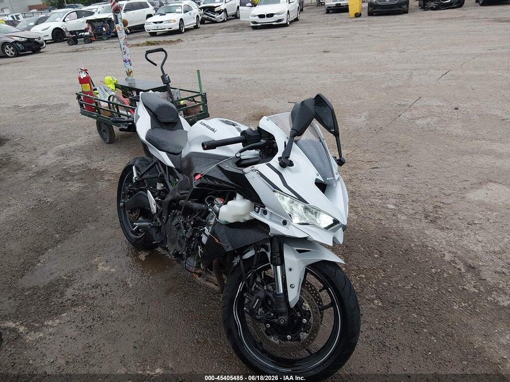 ML5ZXCS18SDA39342 2025 KAWASAKI ZX400 photo no. 1