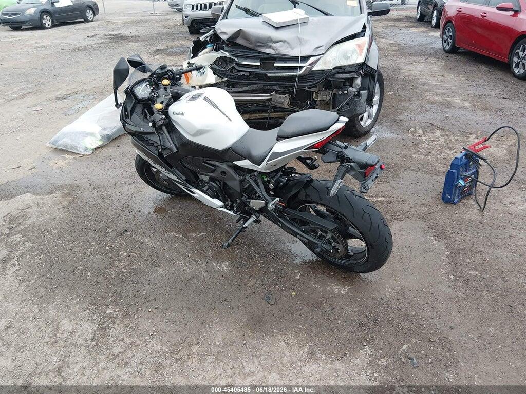 ML5ZXCS18SDA39342 2025 KAWASAKI ZX400 photo no. 3