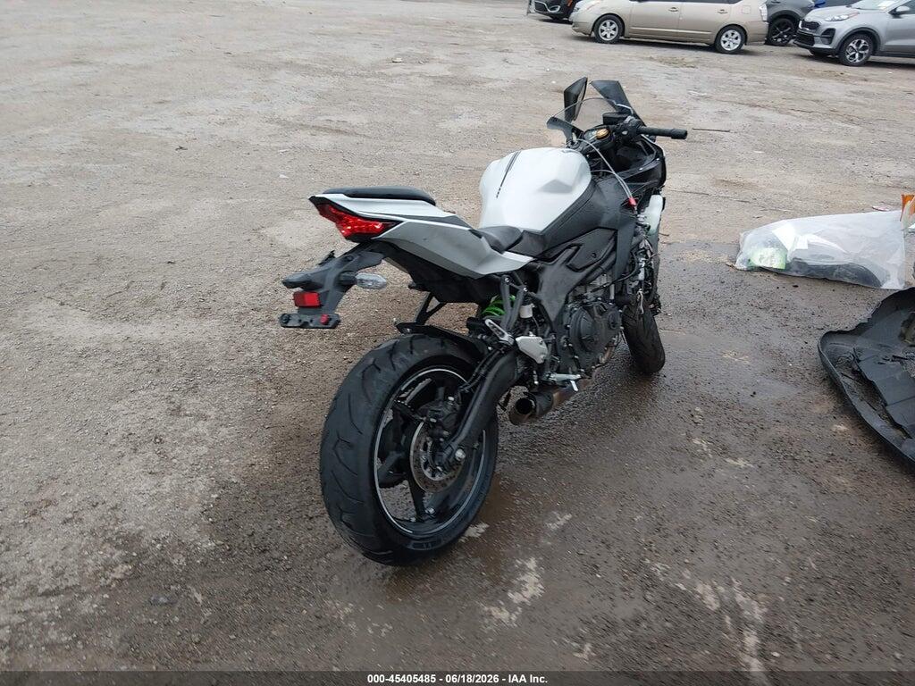 ML5ZXCS18SDA39342 2025 KAWASAKI ZX400 photo no. 4