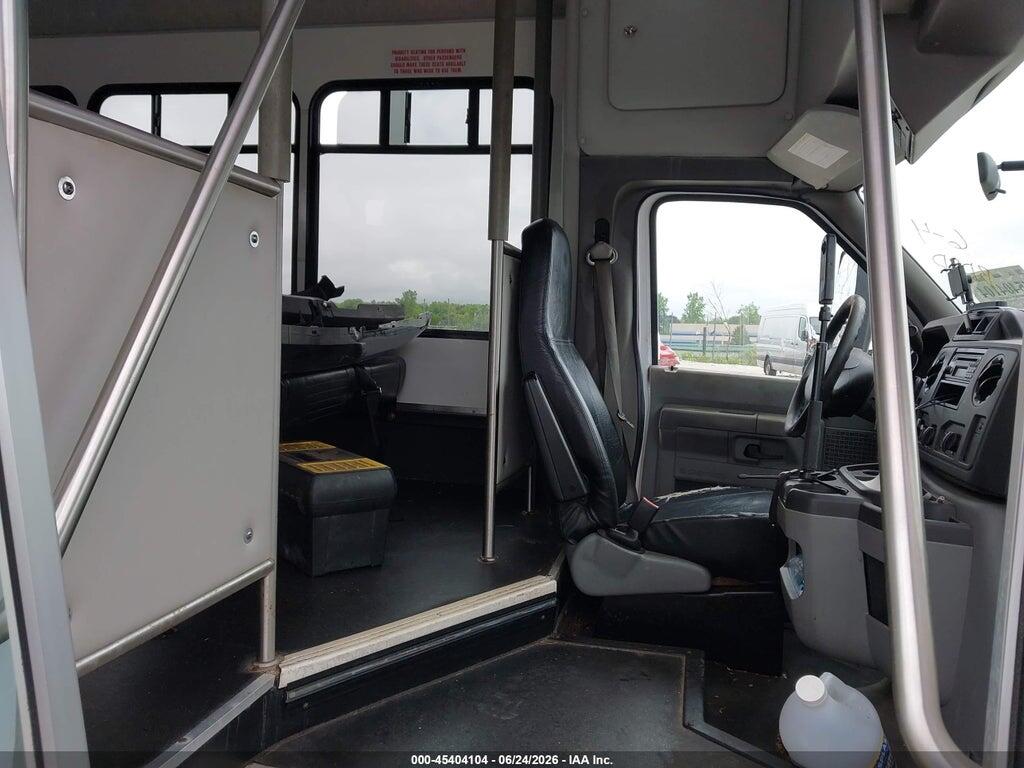 1FDFE4FS0JDC34723 2018 FORD E-450 CUTAWAY photo no. 5