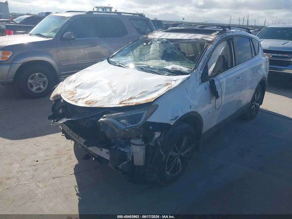 JTMRFREV7HJ121709 2017 TOYOTA RAV4 photo no. 2