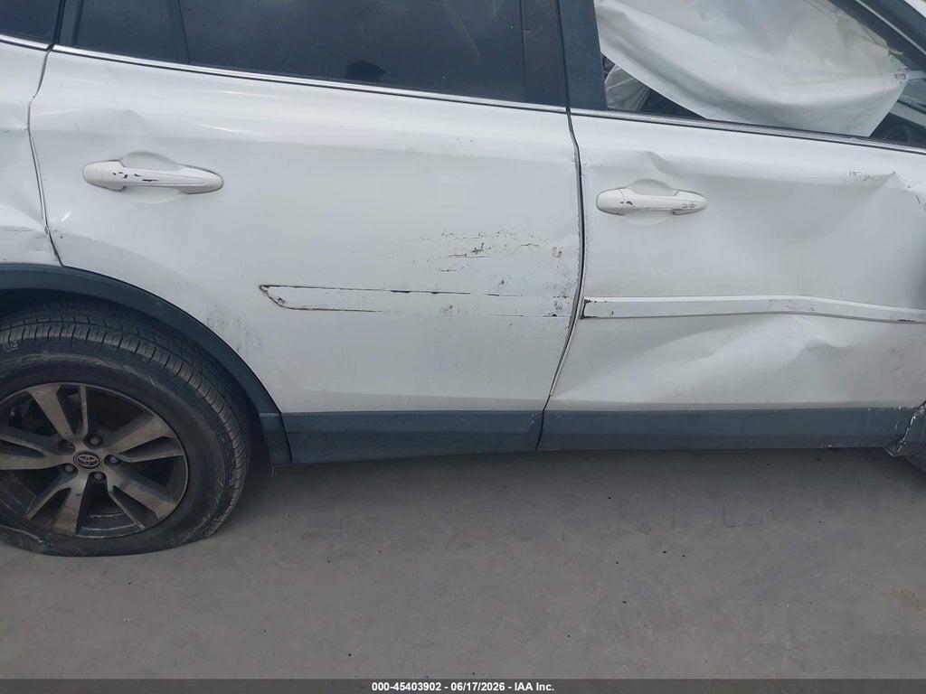 JTMRFREV7HJ121709 2017 TOYOTA RAV4 photo no. 6