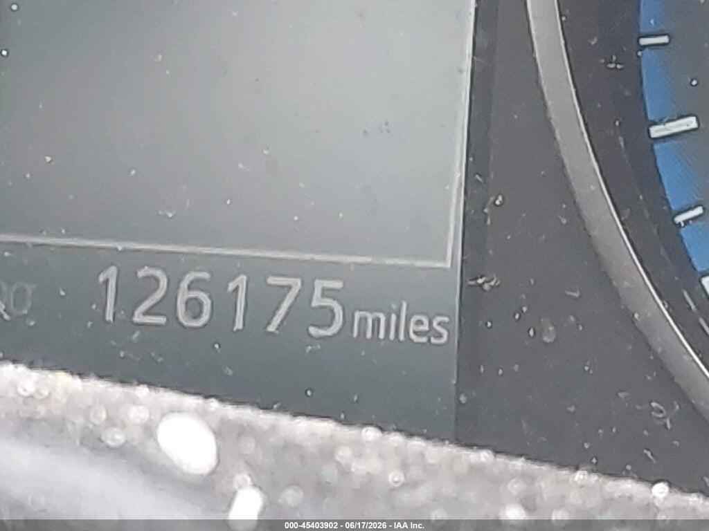 JTMRFREV7HJ121709 2017 TOYOTA RAV4 photo no. 7