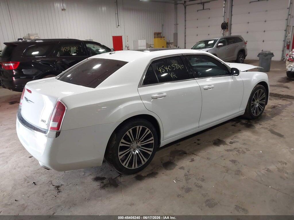 2C3CCABTXDH686782 2013 CHRYSLER 300 photo no. 4