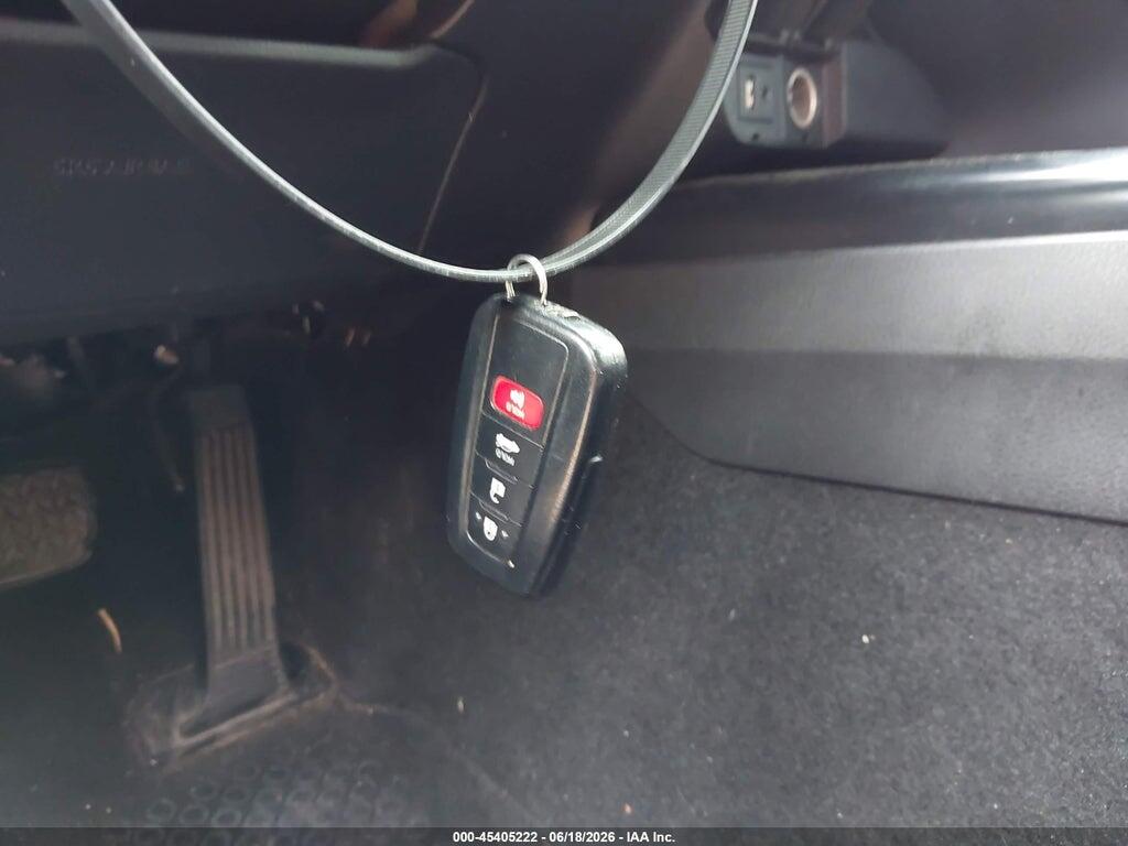 4T1B11HK8JU628329 2018 TOYOTA CAMRY photo no. 11