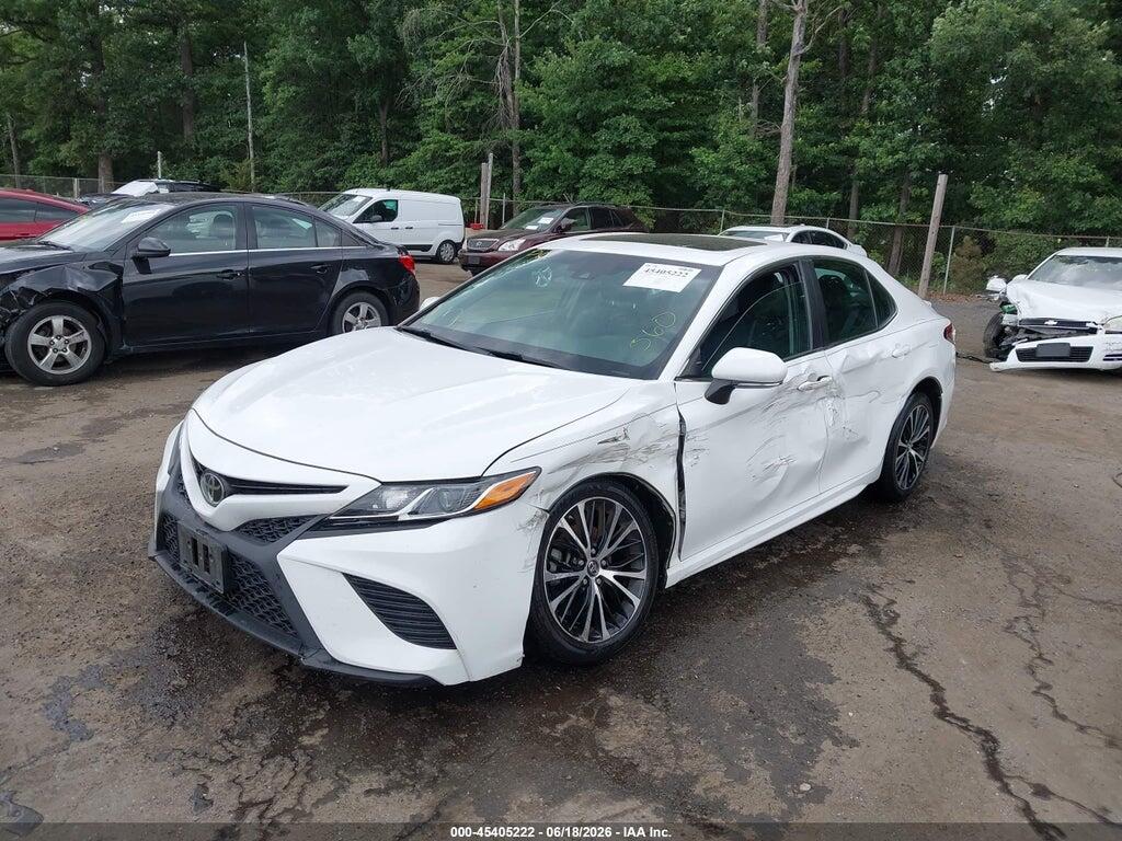 4T1B11HK8JU628329 2018 TOYOTA CAMRY photo no. 2