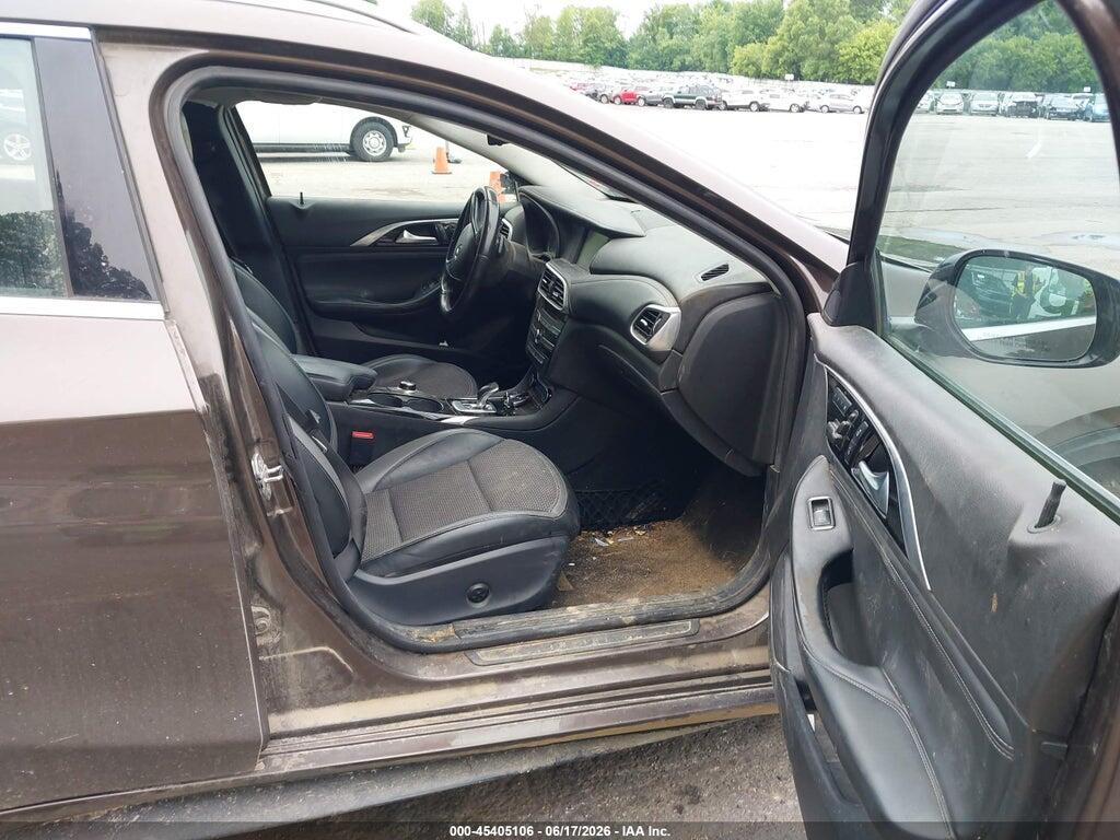 SJKCH5CP7KA011728 2019 INFINITI QX30 photo no. 5