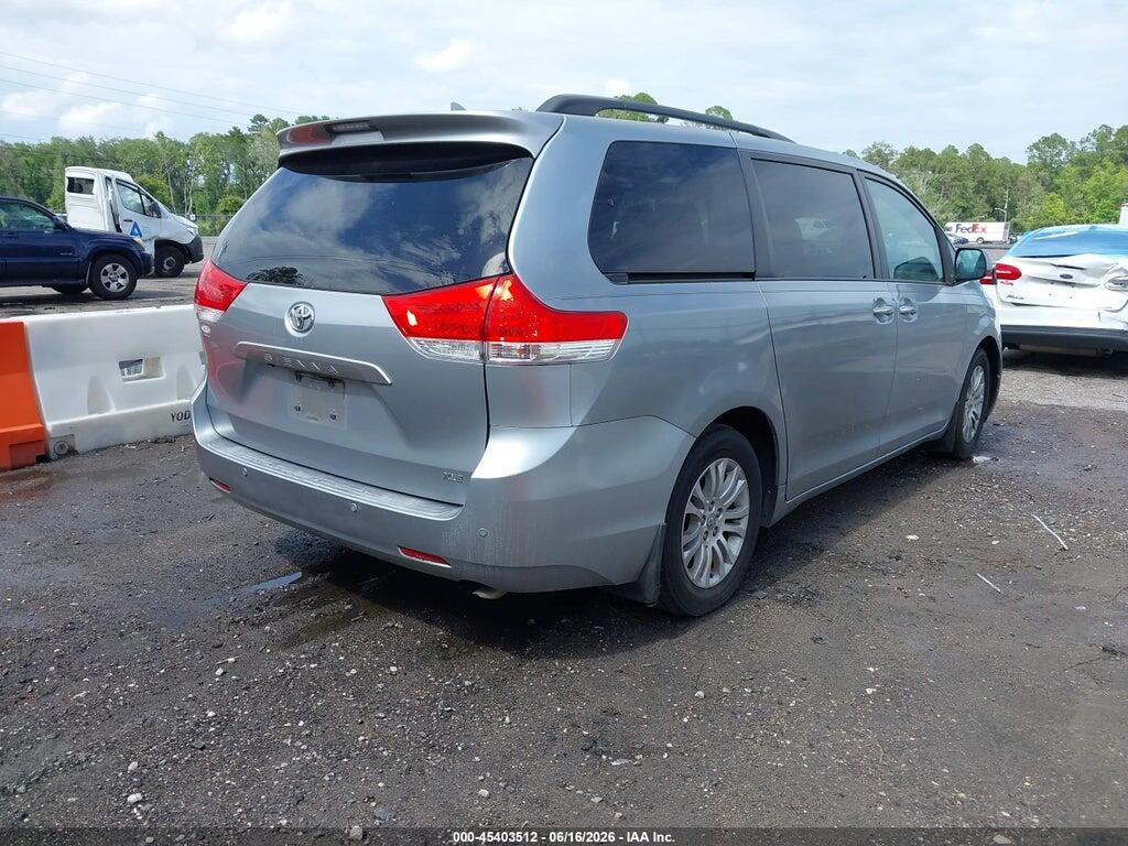 5TDYK3DC5BS148406 2011 TOYOTA SIENNA photo no. 4