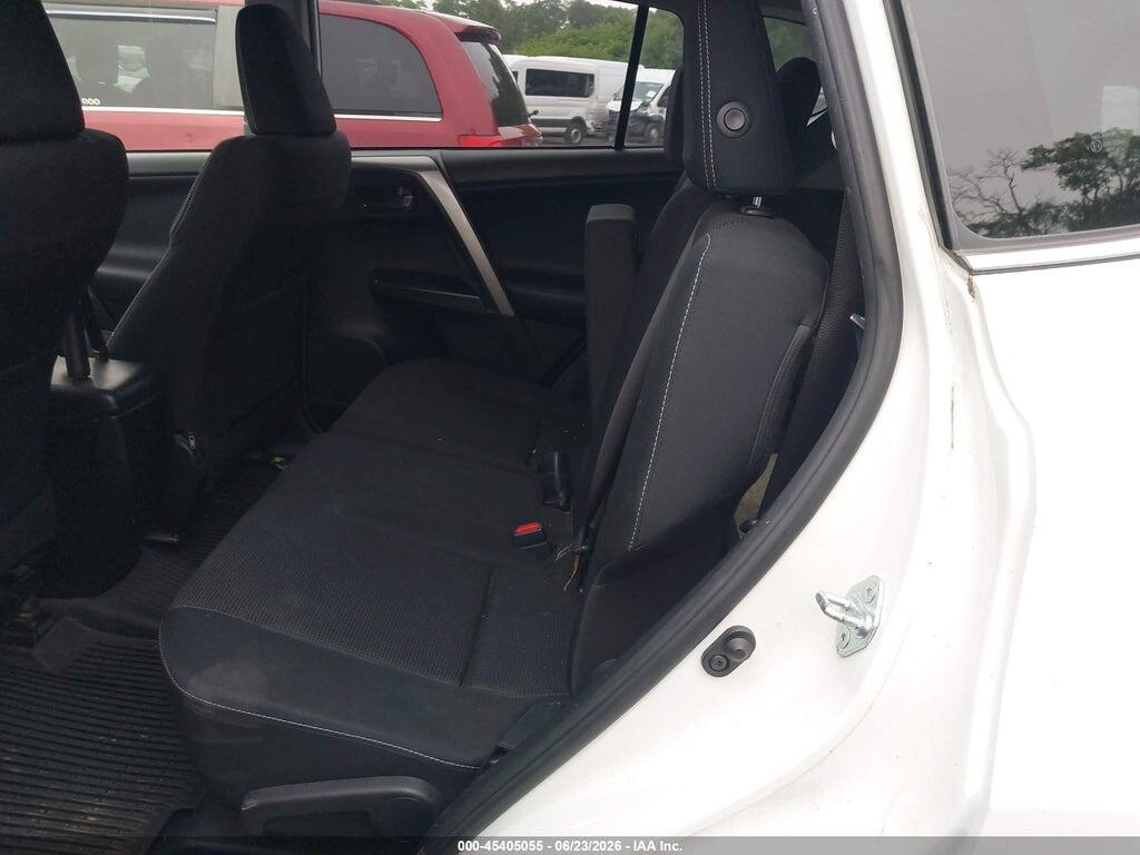 JTMRFREV2HJ143813 2017 TOYOTA RAV4 photo no. 8