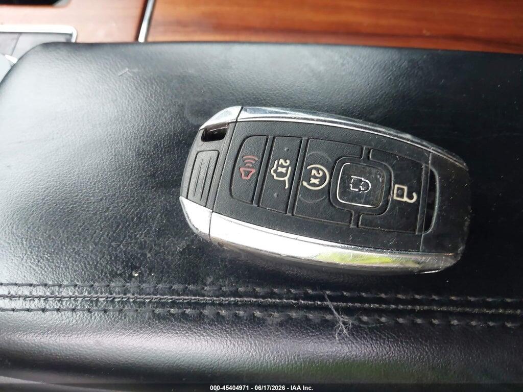 5LMJJ2HT6KEL05853 2019 LINCOLN NAVIGATOR photo no. 11