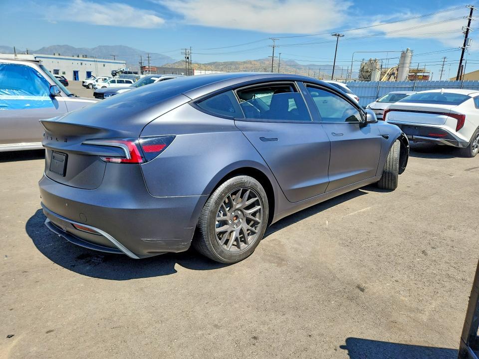 2024 TESLA MODEL 3 — Фото 3 из 12