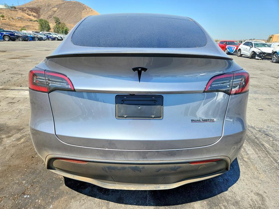 2024 TESLA MODEL Y — Фото 6 из 13